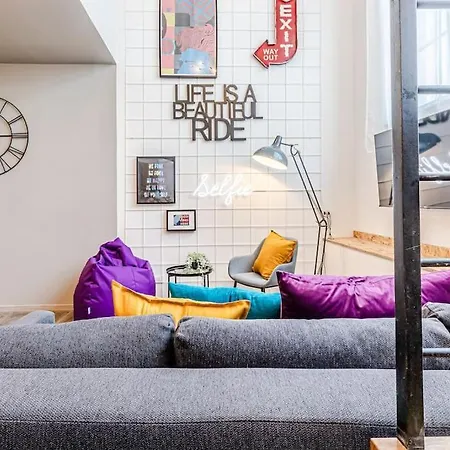 Private Parking Loft Di Design In Pieno Centro Appartement Livourne